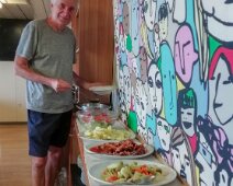 IMG_20180805_121258 05/08/2018 - Notre buffet pour les trois repas quotidiens. Le bateau n'ayant que deux passgers on ne risquera pas de mourir de faim ! A quick look at our buffet...